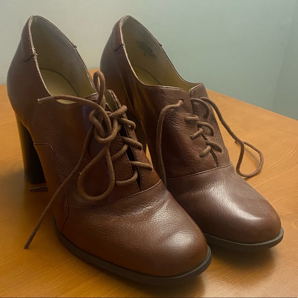 Vintage lace up heels - Picture 1 of 6